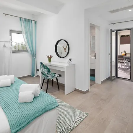 Driftwood Luxury By Whitedream *