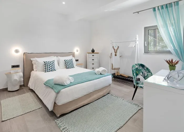 Driftwood Luxury By Whitedream Limni (Corfu)
